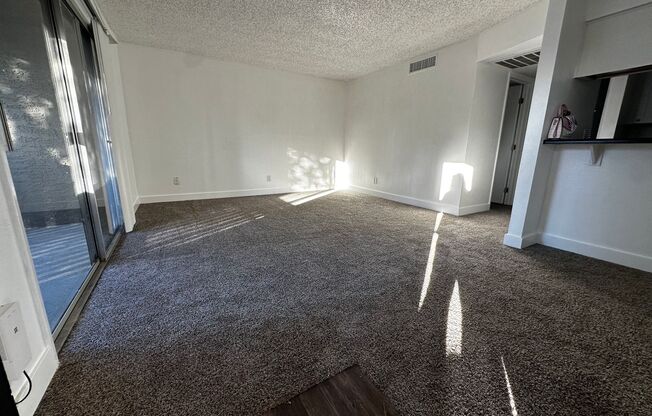 1 bed, 1 bath, 680 sqft, $1,250, Unit 323