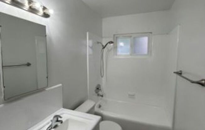 1 bed, 1 bath, $1,825, Unit 4826B