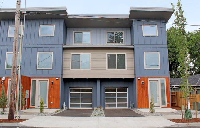 Beautiful New Construction 3 Bed, 2.5 Bath Townhouse in Convenient Location