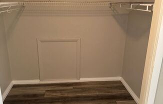 2 beds, 1 bath, $900