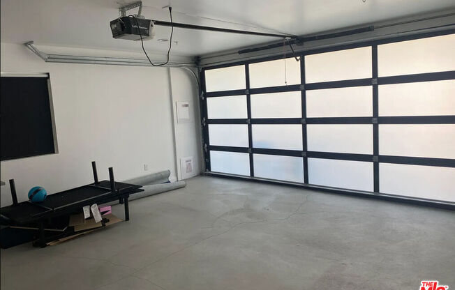 3176 CASITAS AVE