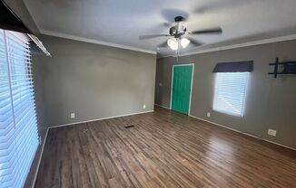 3 beds, 2 baths, $1,350