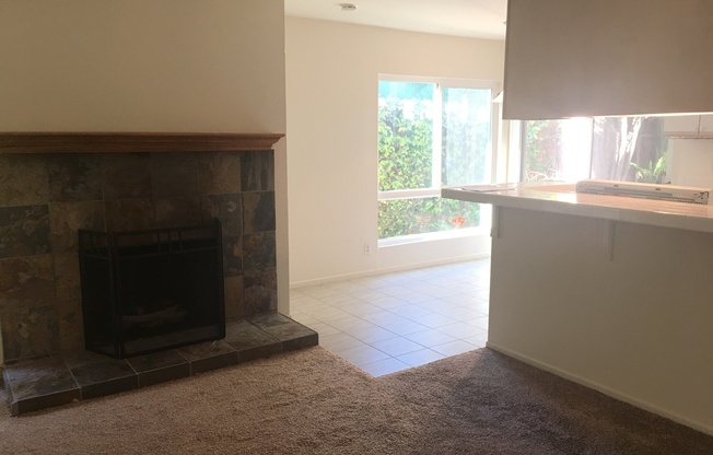 2 beds, 1 bath, 1,000 sqft, $2,650