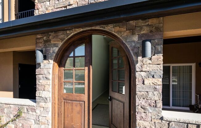 2 beds, 2 baths, 855 sqft, $2,195, Unit 5641 #203 Silverstone