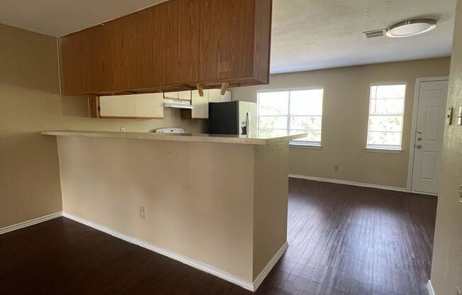 2 beds, 2.5 baths, $1,400