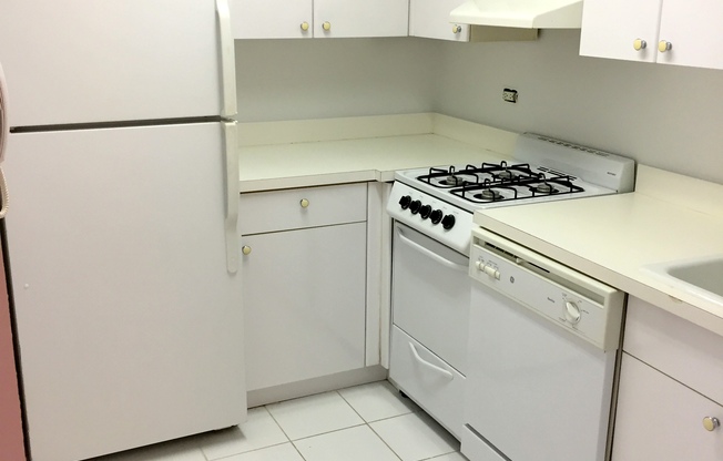 Studio, 1 bath, 440 sqft, $3,300, Unit 5C