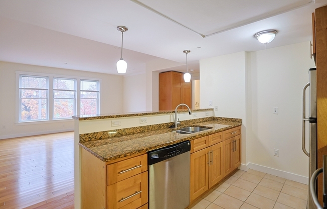 3 beds, 2 baths, 1,175 sqft, $5,200, Unit 302