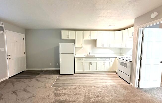 1020 N San Joaquin St - Beautifully Renovated Apartments - AST ABOUT OUR RENT SPECIALS