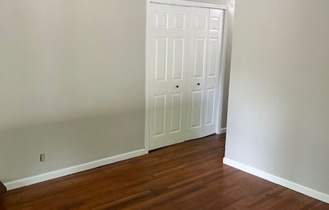 3 bedroom, 1 bath Home: Located in Ellettsville! REDUCED PRICE!