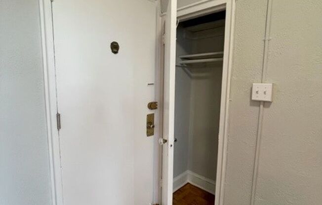 Studio, 1 bath, 340 sqft, $1,771, Unit 505
