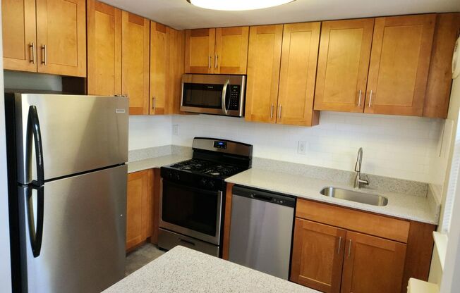 2 beds, 1 bath, 897 sqft, $2,385, Unit A-15