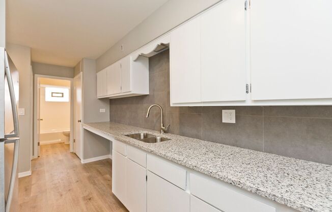 1 bed, 1 bath, $1,100, Unit 6