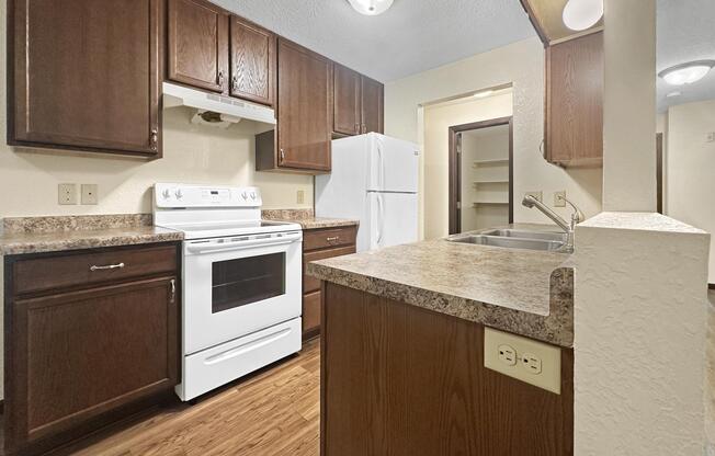 2 beds, 1 bath, 963 sqft, $1,415