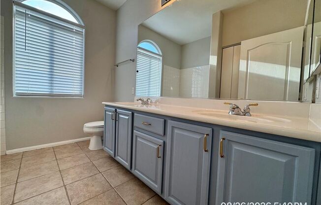 3 beds, 2 baths, $1,445, Unit # 4822