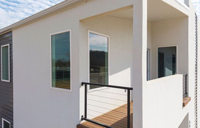 Newly Constructed Modern Design 3 Bedroom 2.5 Bathrooms Duplex