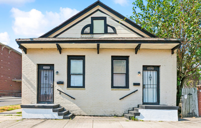 2400-02 Dumaine