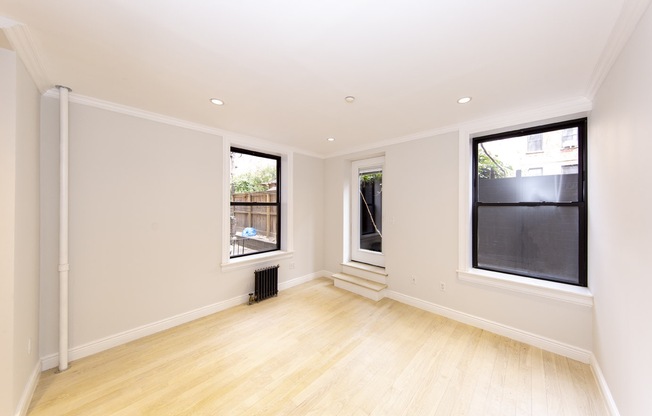 51 W 11 ST