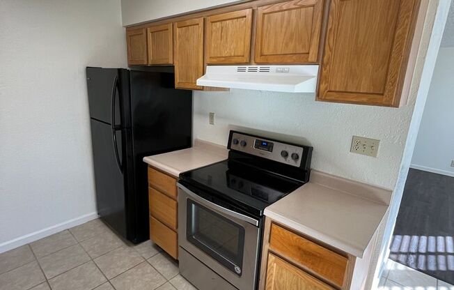 2 beds, 1 bath, 779 sqft, $1,100, Unit 168