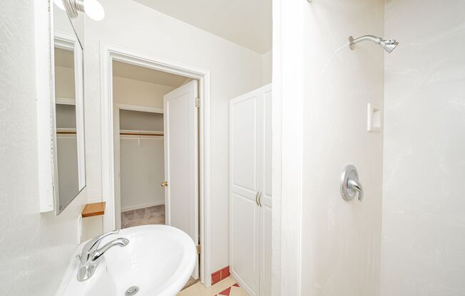 Studio, 1 bath, $1,350, Unit 6