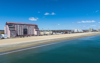 2 beds, 2 baths, 1,042 sqft, $3,200, Unit 2W