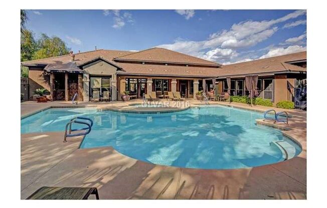 2 beds, 2 baths, $1,400