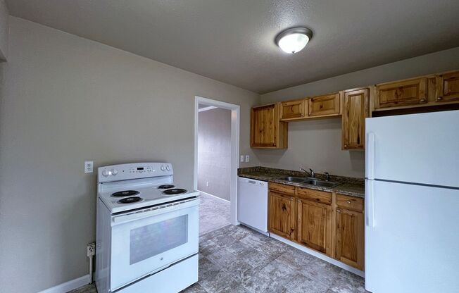 2 beds, 1 bath, $1,650