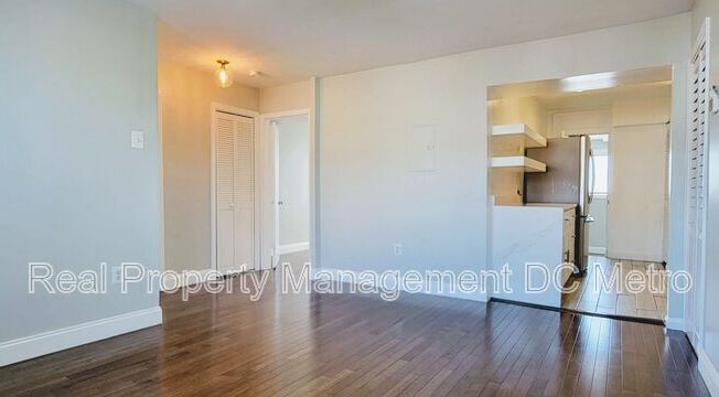 1243 Penn St NE