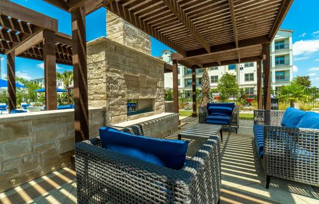 outdoor lounge at Park at Bayside apartments