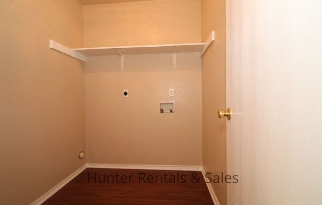 2 beds, 1.5 baths, $850, Unit Unit B