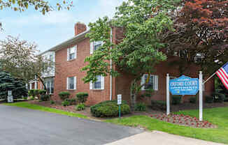 Oxford Court Apartments Exterior