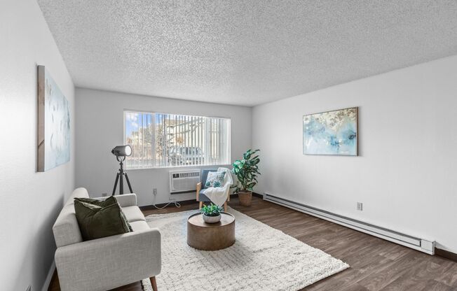 2 beds, 1 bath, 830 sqft, $1,398, Unit E-204