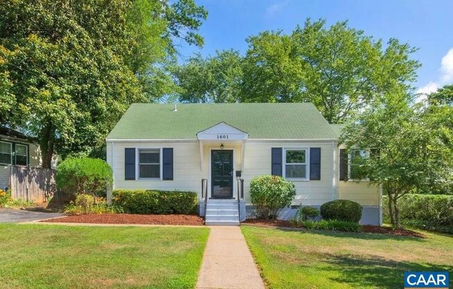 Charming home 3BR with office, 2 Ba in great location in Charlottesville