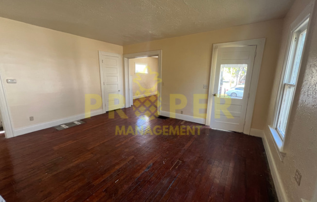 3 beds, 1 bath, $1,100