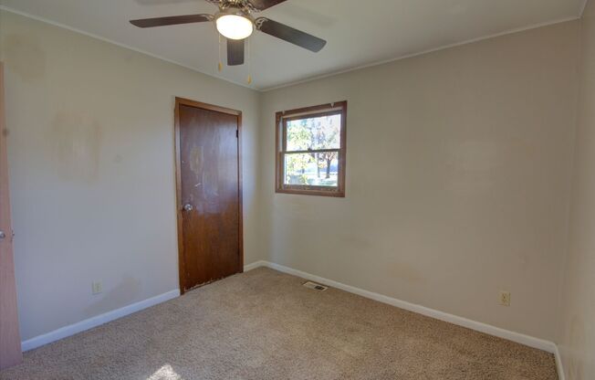 3 beds, 1 bath, $1,195