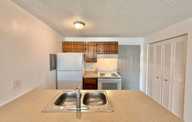 1691 MOORE AVE
