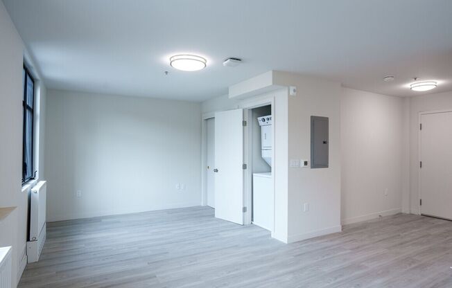 Studio, 1 bath, 435 sqft, $2,500, Unit Studio with Bathroom