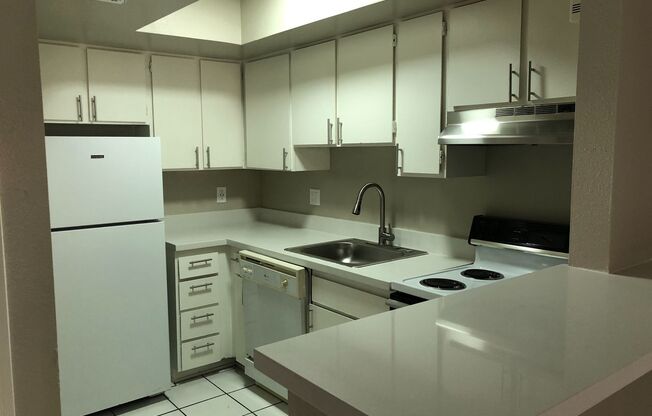 1 bed, 1 bath, $1,350, Unit # 259