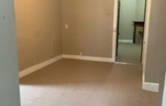 1 bed, 1 bath, $700, Unit Apt 5