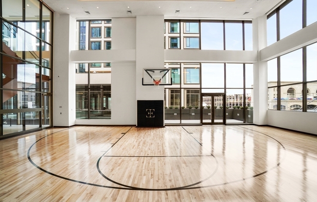 1 bed, 1 bath, 646 sqft, $5,000, Unit 919