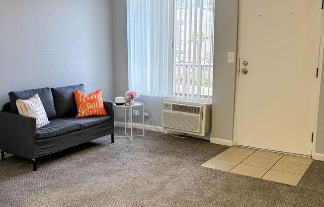 Studio, 1 bath, 390 sqft, $835