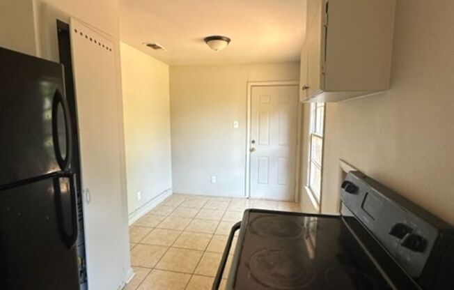 4 beds, 1 bath, $1,350