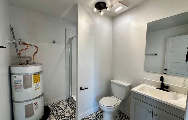 1 bed, 1 bath, 450 sqft, $1,200, Unit 12