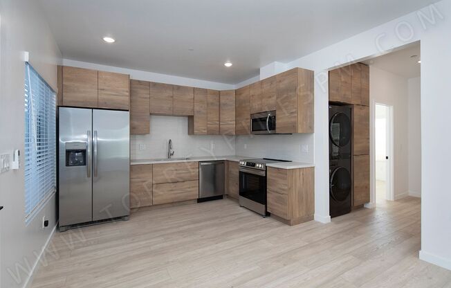 *OPEN HOUSE: 3/8 9AM-1PM* BRAND NEW 2 Br in Clairemont with W/D in Unit