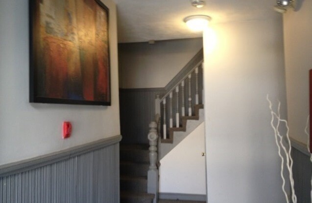 2 beds, 1 bath, 700 sqft, $3,000, Unit 6(3A)