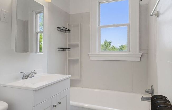 1 bed, 1 bath, 475 sqft, $825, Unit 34
