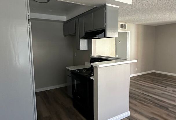 2 beds, 1 bath, 780 sqft, $1,750, Unit 217