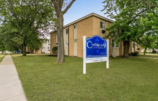 2 beds, 1 bath, 938 sqft, $1,400, Unit 21880 Coolidge - 203