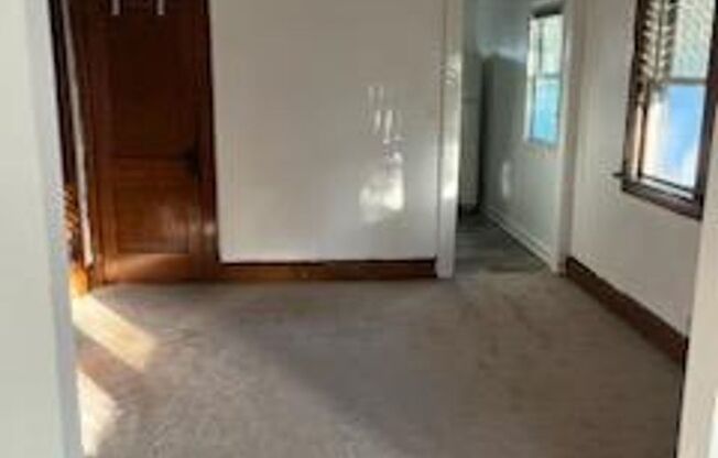 2 beds, 1 bath, $1,000