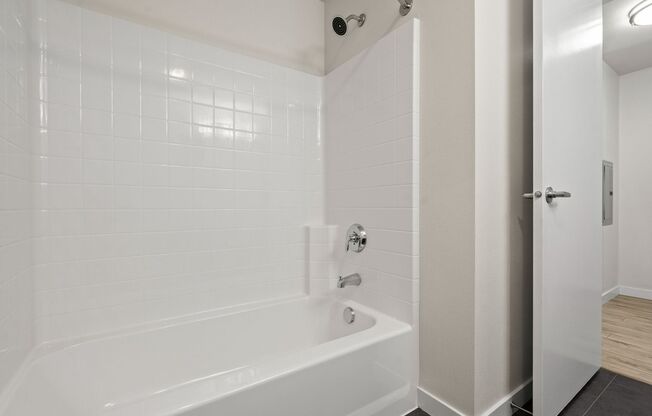 1 bed, 1 bath, 498 sqft, $1,750, Unit 320