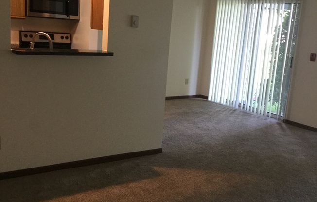 2 beds, 1 bath, 950 sqft, $1,775, Unit 7610RB
